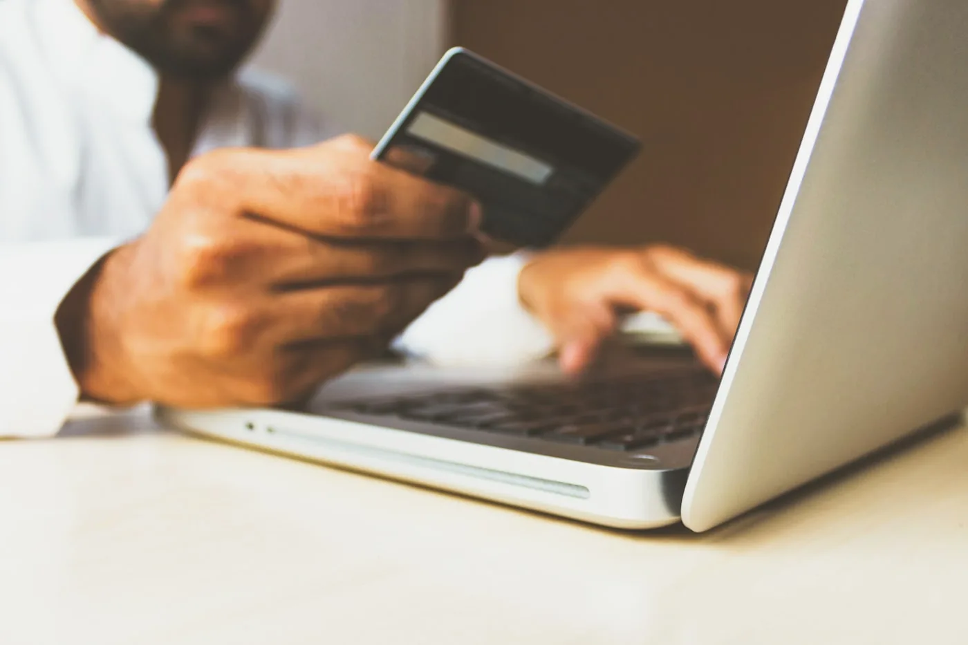 Écran d'affichage dynamique installé en point de vente