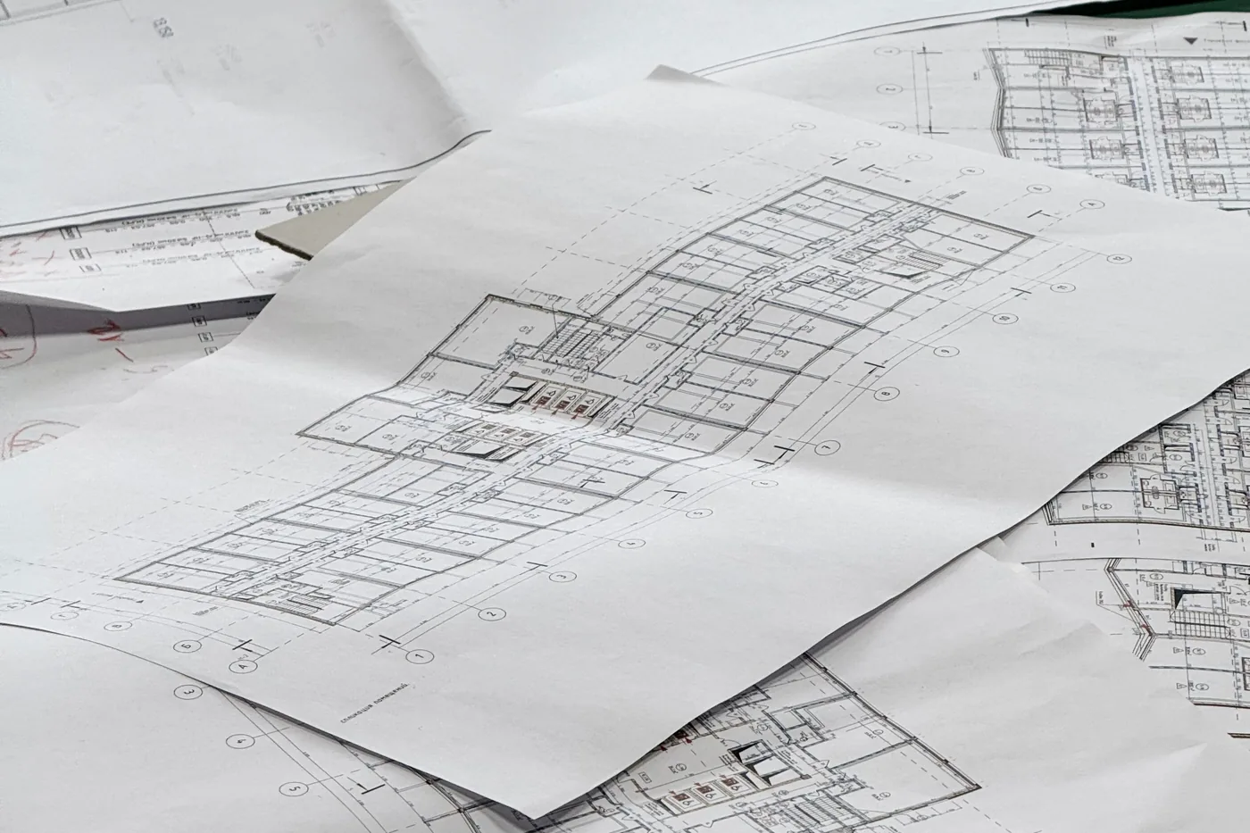 Plans d'architecte grand format prêts à être numérisés
