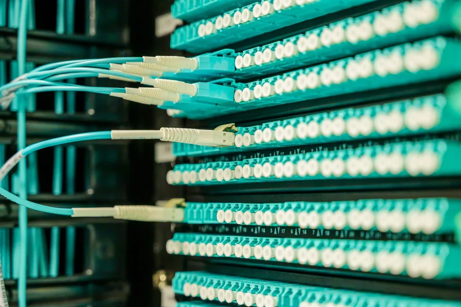 Baie de brassage fibre optique — file d'attente d'impression sécurisée